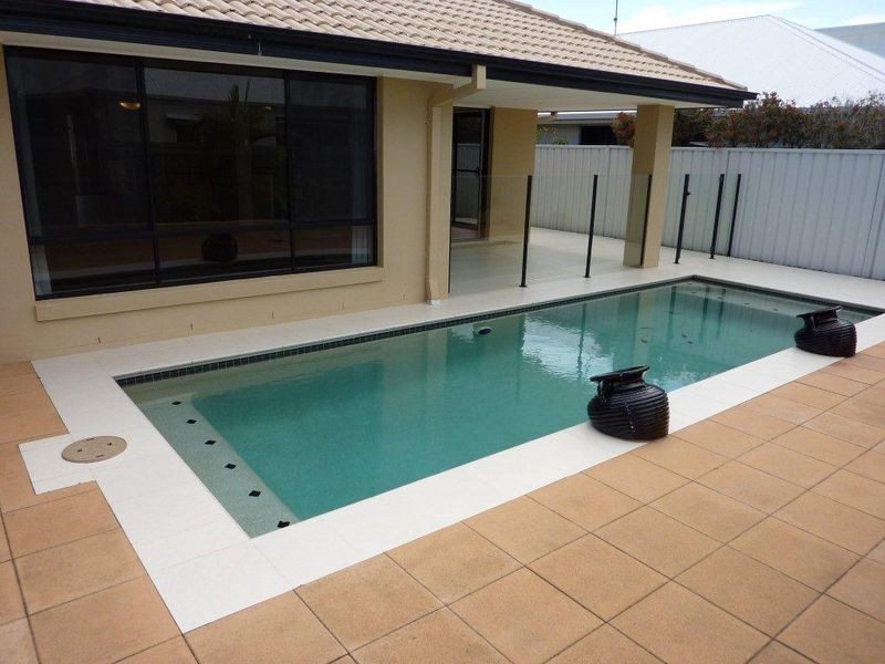 18 Cayman Place, Kawana Island QLD 4575