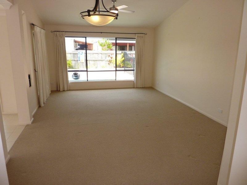 18 Cayman Place, Kawana Island QLD 4575