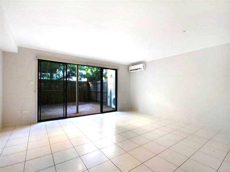 1-4/24 Simpson Street, Beerwah QLD 4519