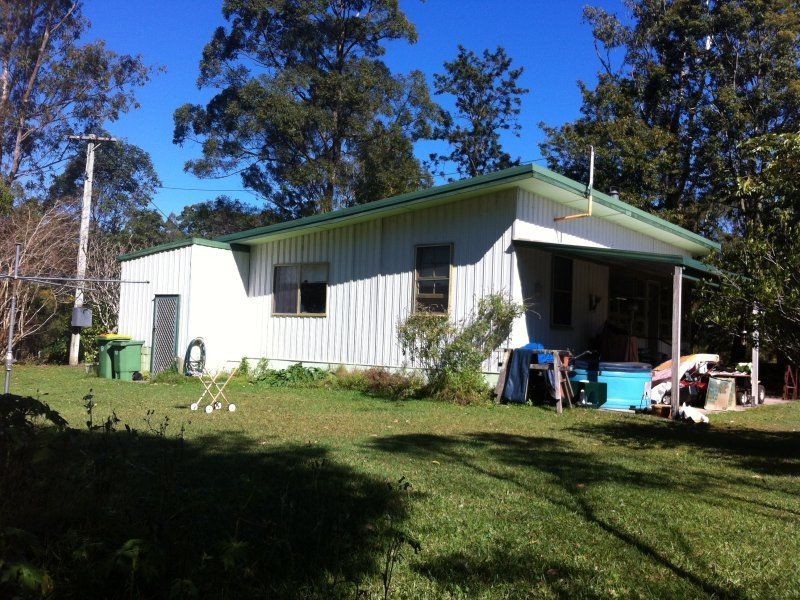 8 Andersen Road, Mooloolah Valley QLD 4553