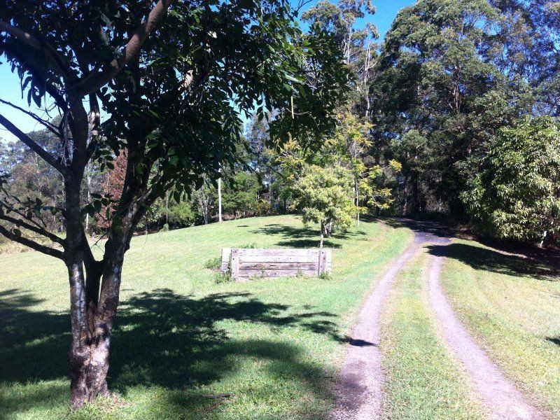 8 Andersen Road, Mooloolah Valley QLD 4553