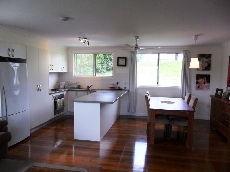 72 Sahara Road, Glass House Mountains QLD 4518