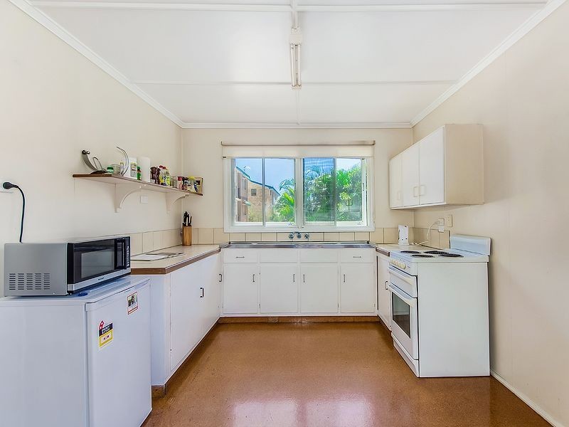 33 Lower Gay Terrace, Caloundra QLD 4551