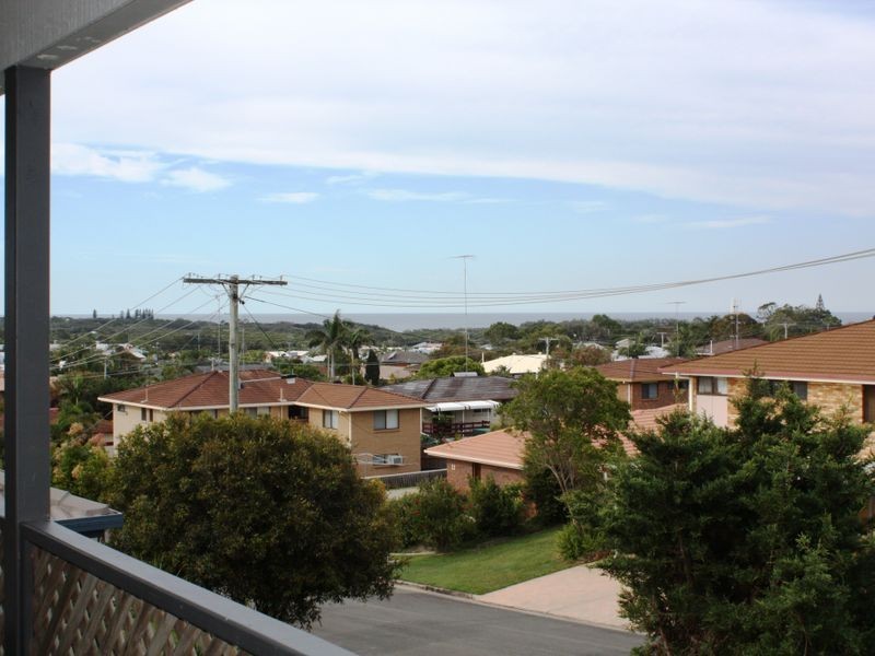 29 Cromwell Street, Dicky Beach QLD 4551