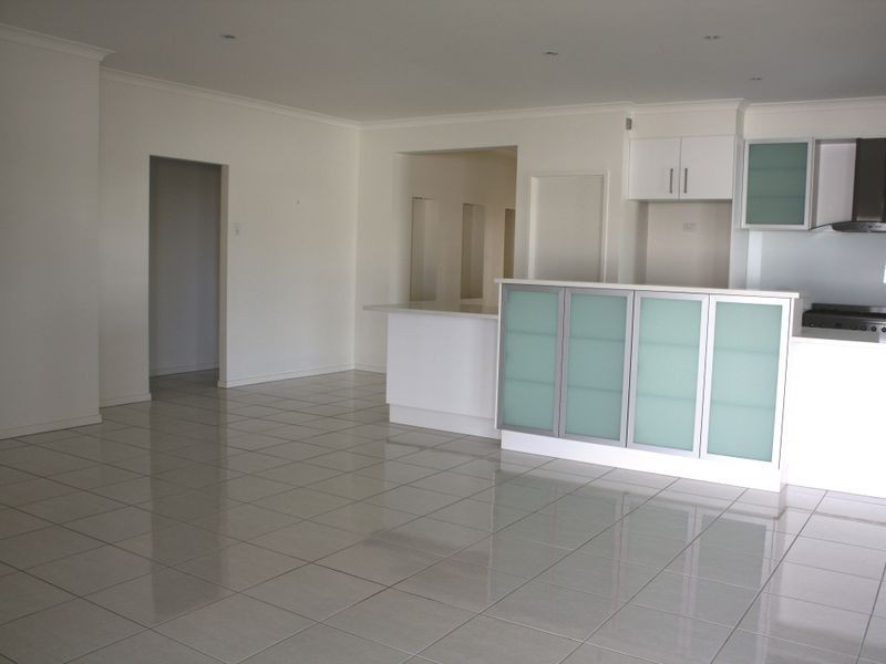 1 Flitcroft Place, Pelican Waters QLD 4551