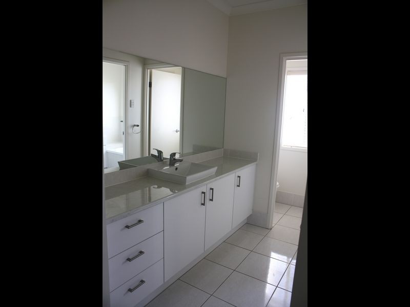 1 Flitcroft Place, Pelican Waters QLD 4551