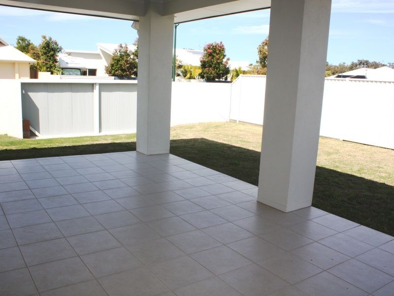 1 Flitcroft Place, Pelican Waters QLD 4551
