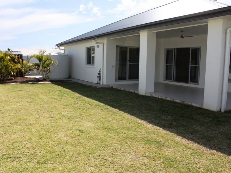 1 Flitcroft Place, Pelican Waters QLD 4551