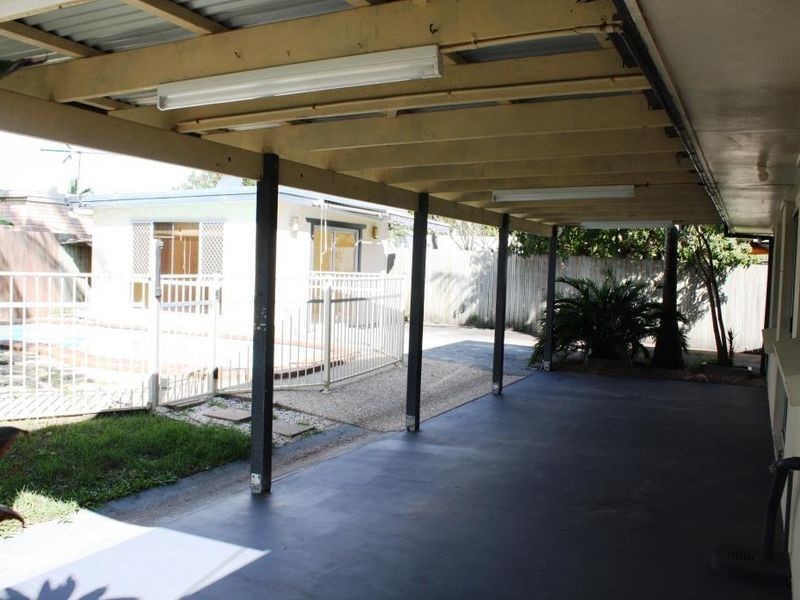 1 Bilinga Street, Currimundi QLD 4551