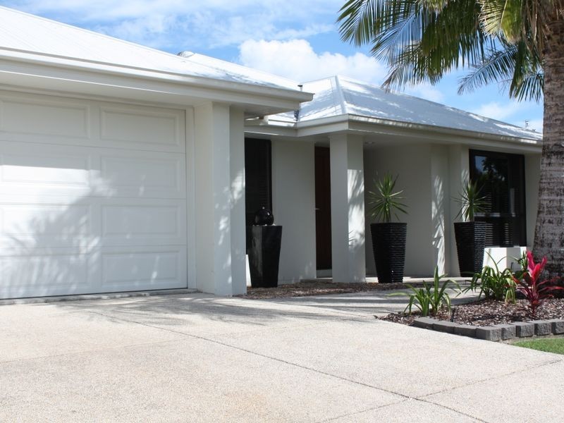 4 Carr Place, Pelican Waters QLD 4551