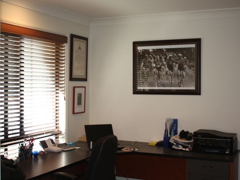 4 Carr Place, Pelican Waters QLD 4551