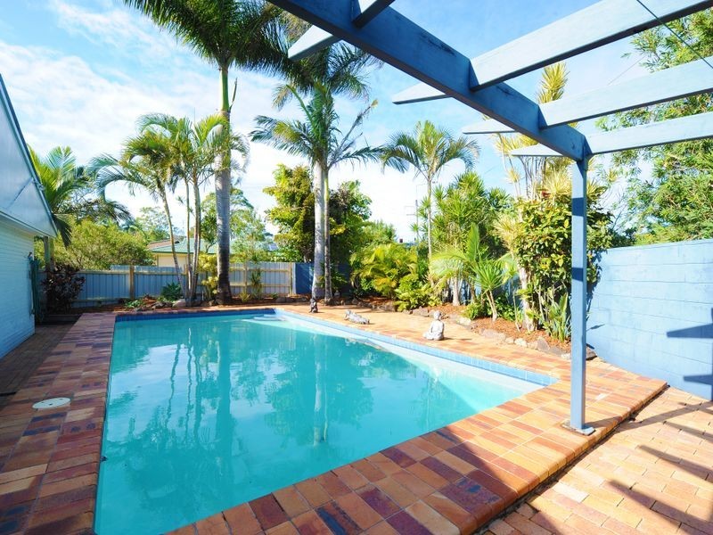 6 Jeffreys Court, Moffat Beach QLD 4551