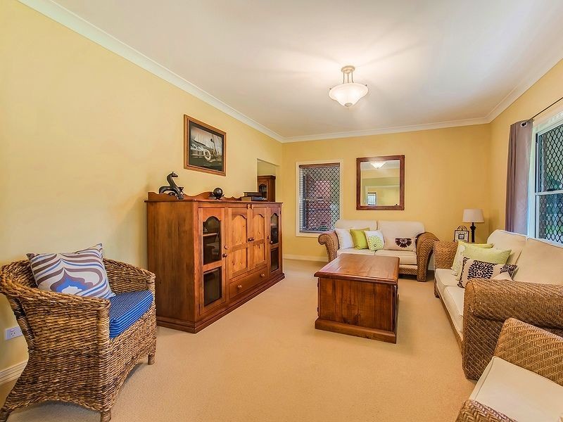 30 Allan Avenue, Glass House Mountains QLD 4518