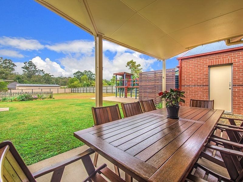 30 Allan Avenue, Glass House Mountains QLD 4518