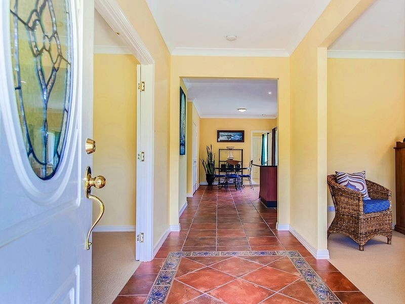 30 Allan Avenue, Glass House Mountains QLD 4518