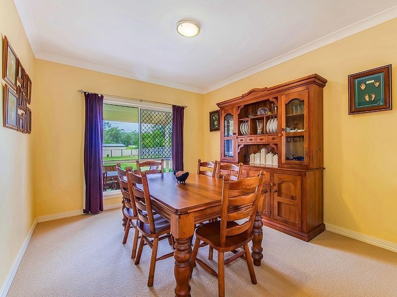 30 Allan Avenue, Glass House Mountains QLD 4518