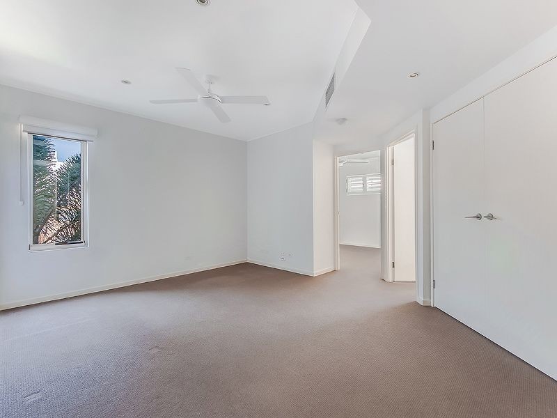 8/1 Golden Beach Esplanade, Golden Beach QLD 4551