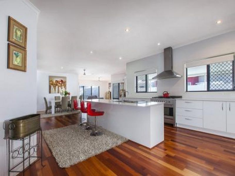 7 North Point Circuit, Pelican Waters QLD 4551