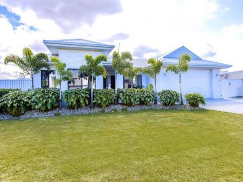 7 North Point Circuit, Pelican Waters QLD 4551