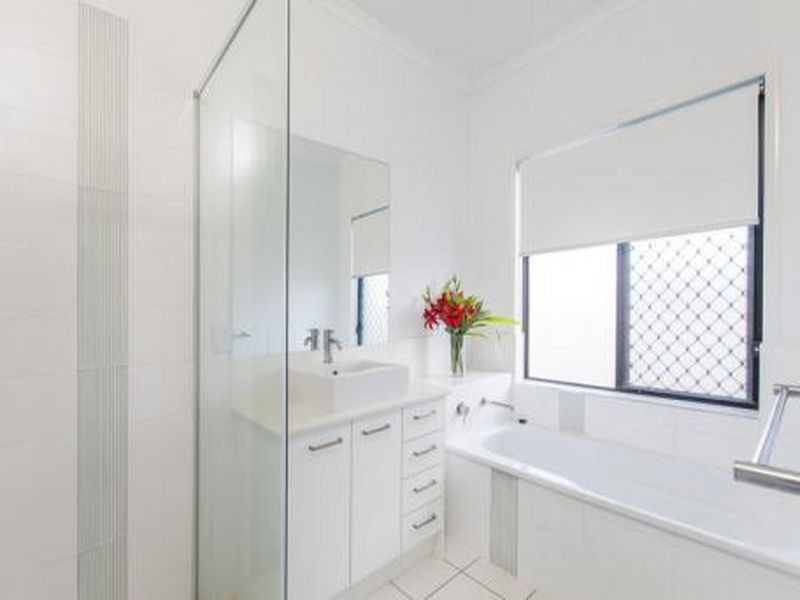7 North Point Circuit, Pelican Waters QLD 4551