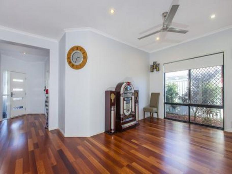 7 North Point Circuit, Pelican Waters QLD 4551