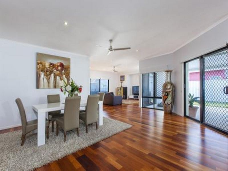 7 North Point Circuit, Pelican Waters QLD 4551