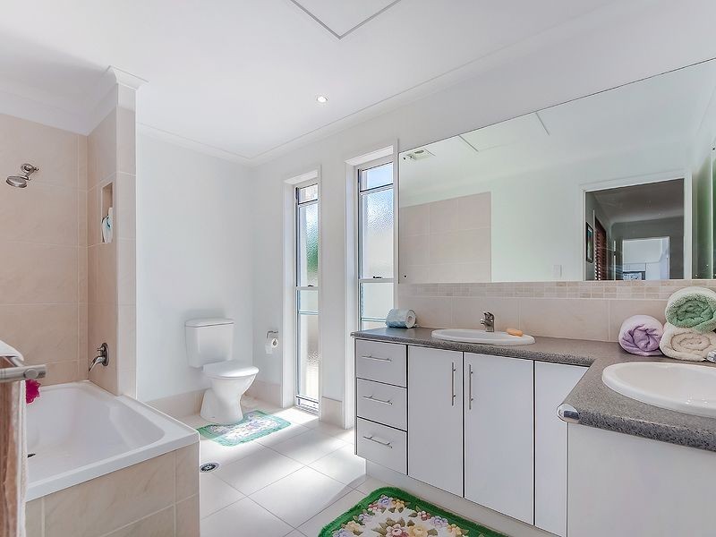 15 Wallaby Circuit, Pelican Waters QLD 4551