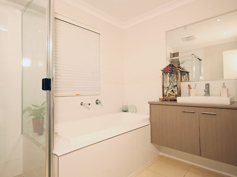 10 The Dales Crescent, Little Mountain QLD 4551