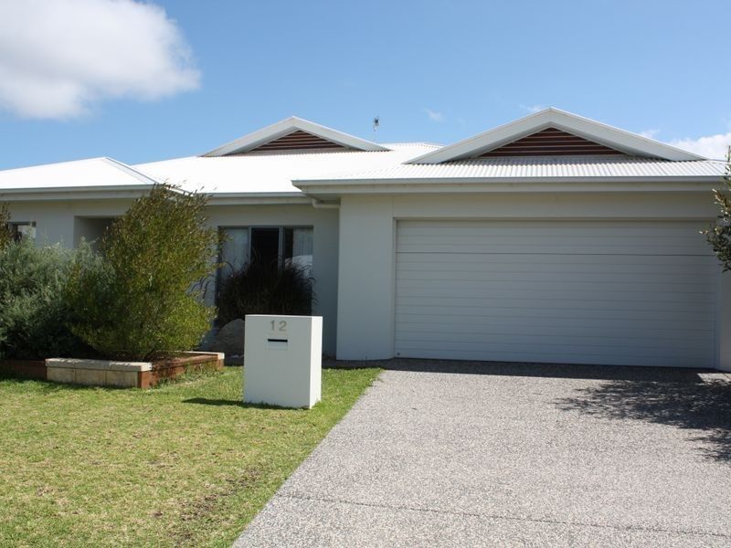 12 Kurrajong Crescent, Caloundra QLD 4551