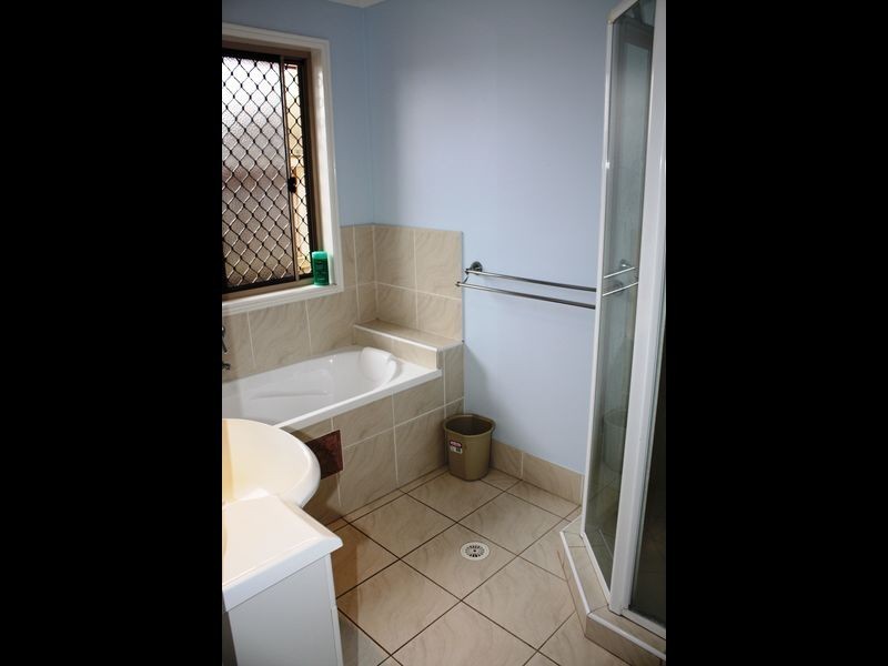 7 Dominica Place, Kawana Island QLD 4575