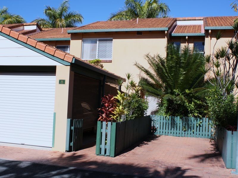 8/2 Landsborough Parade, Golden Beach QLD 4551