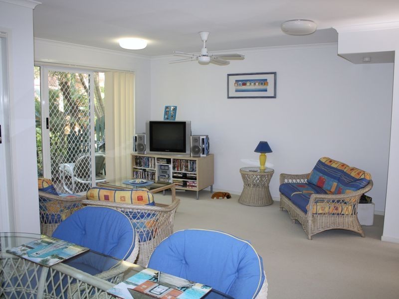 8/2 Landsborough Parade, Golden Beach QLD 4551