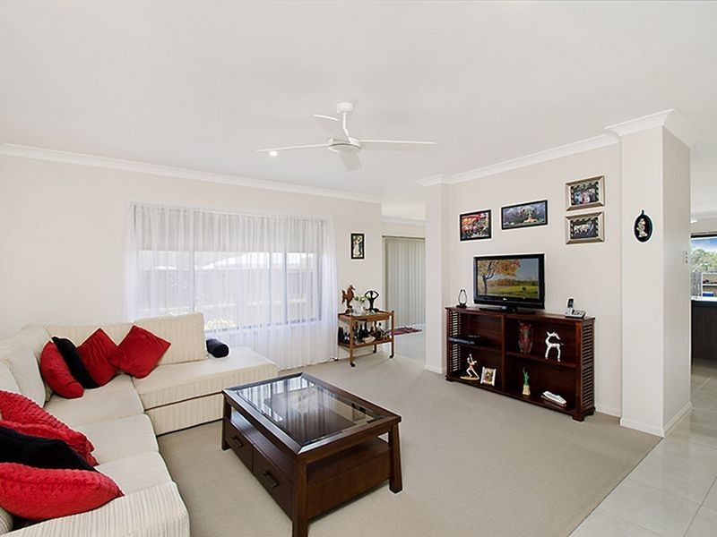 1 Forest View Way, Little Mountain QLD 4551