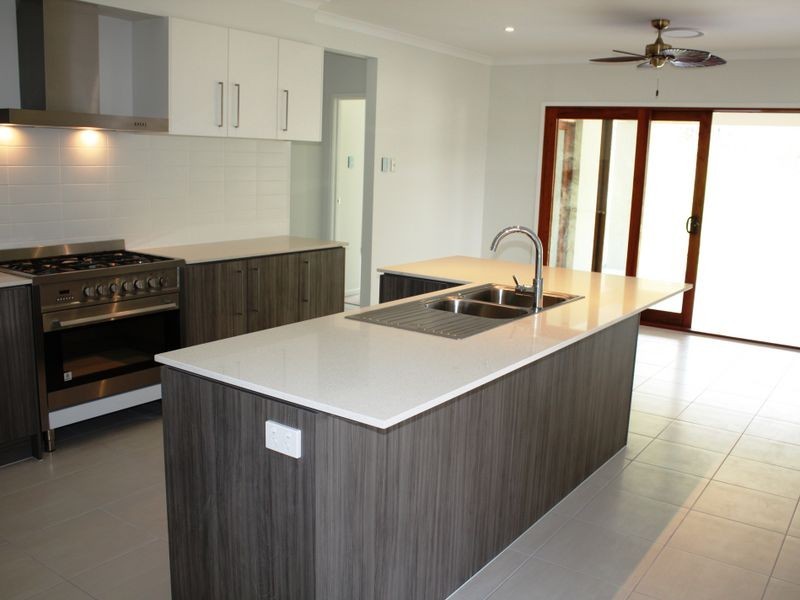 1 Creek View Place, Pelican Waters QLD 4551