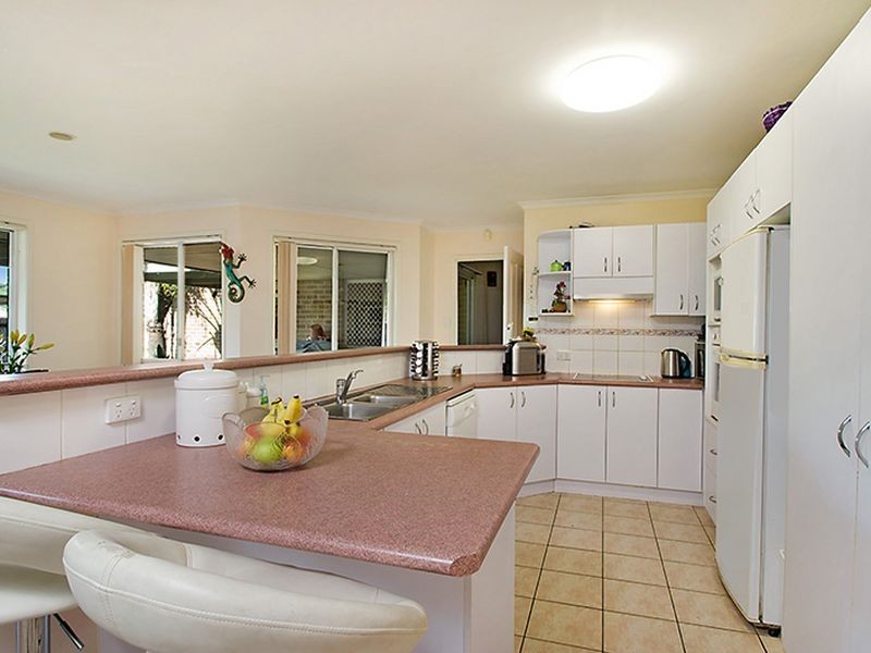 8 Edwardson Drive, Pelican Waters QLD 4551