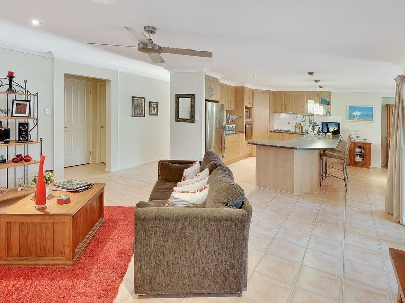 13 Somerset Lane, Little Mountain QLD 4551