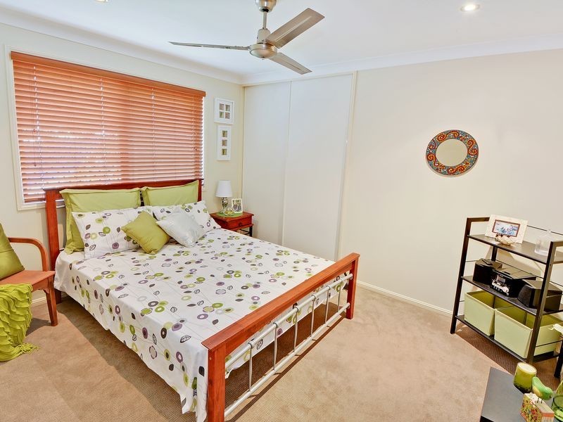 13 Somerset Lane, Little Mountain QLD 4551