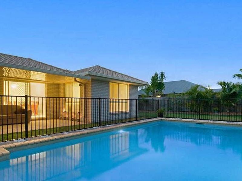 10 Highpark Crescent, Little Mountain QLD 4551