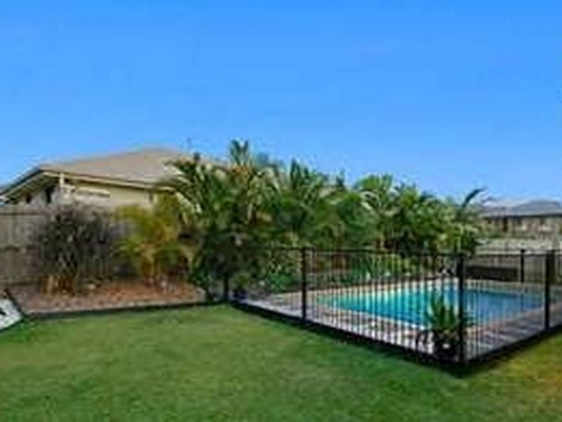 10 Highpark Crescent, Little Mountain QLD 4551