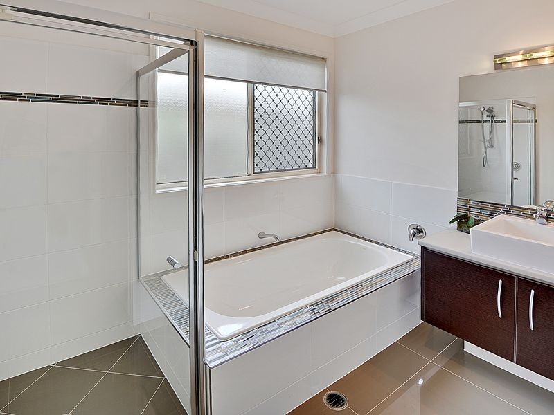 28 Woodgrove Boulevarde, Beerwah QLD 4519