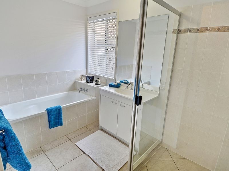 34 Alicia Circuit, Little Mountain QLD 4551