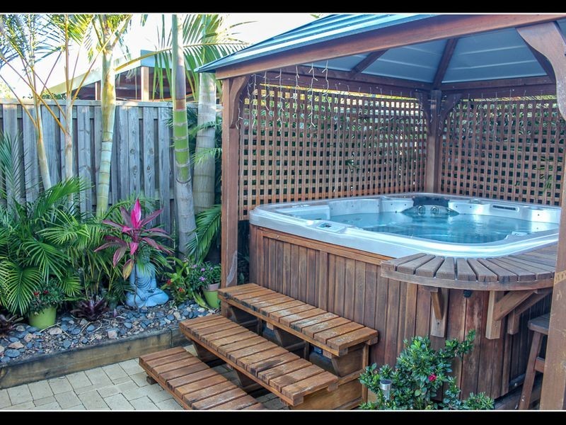 34 Alicia Circuit, Little Mountain QLD 4551