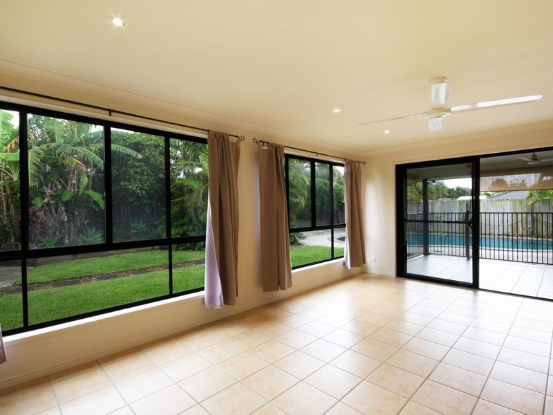 8 Malta Place, Kawana Island QLD 4575