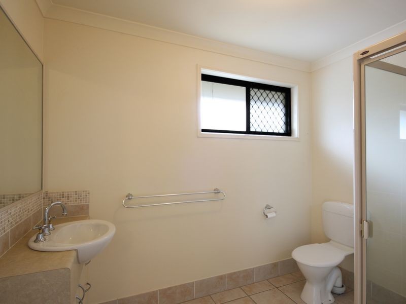8 Malta Place, Kawana Island QLD 4575