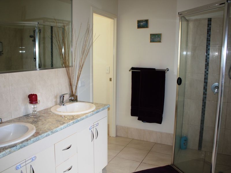 8 Jersey Place, Kawana Island QLD 4575