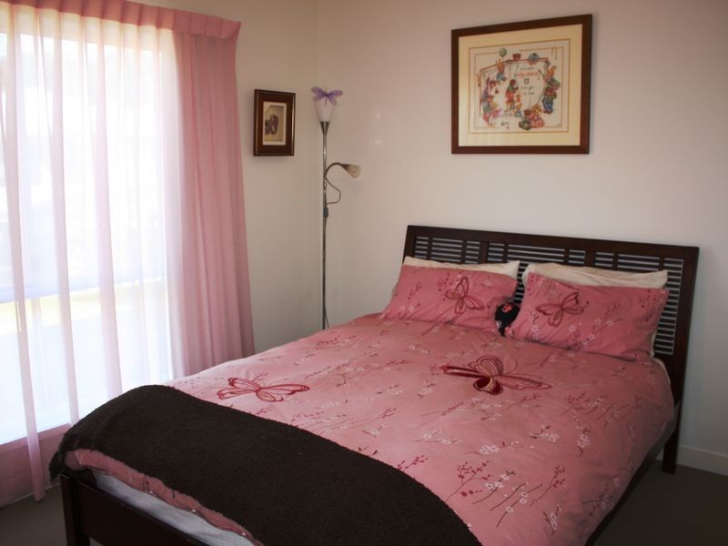 8 Jersey Place, Kawana Island QLD 4575