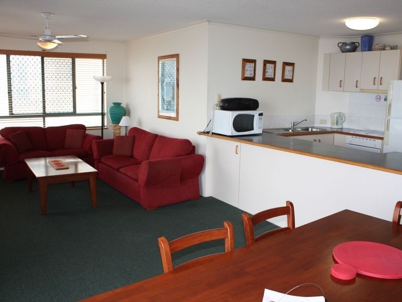 8/68 Lower Gay Terrace, Kings Beach QLD 4551