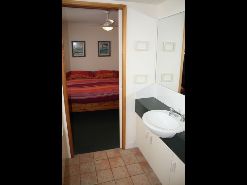 8/68 Lower Gay Terrace, Kings Beach QLD 4551