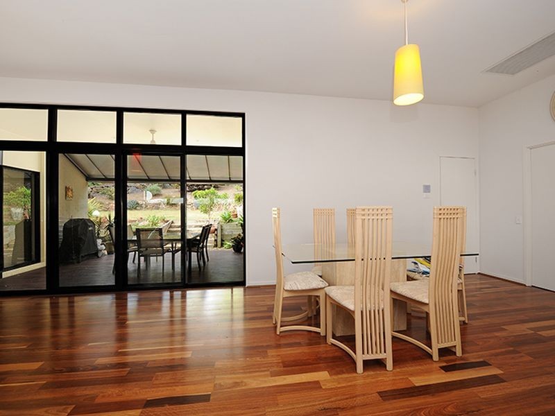 1 Wattlefield Road, Little Mountain QLD 4551