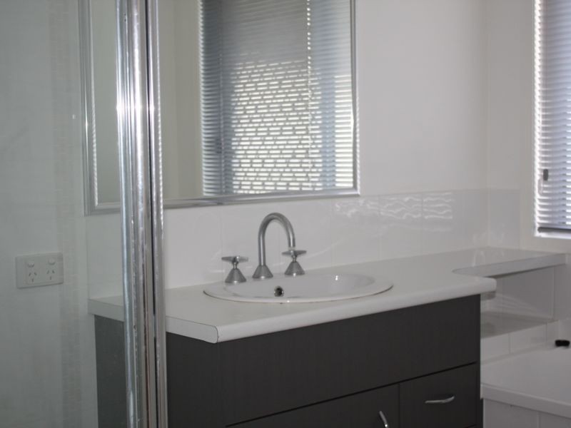 119 Grand Parade, Kawana Island QLD 4575